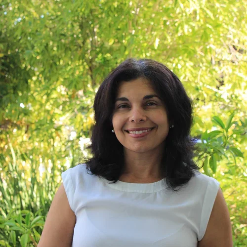 Headshot_ArianneTeherani